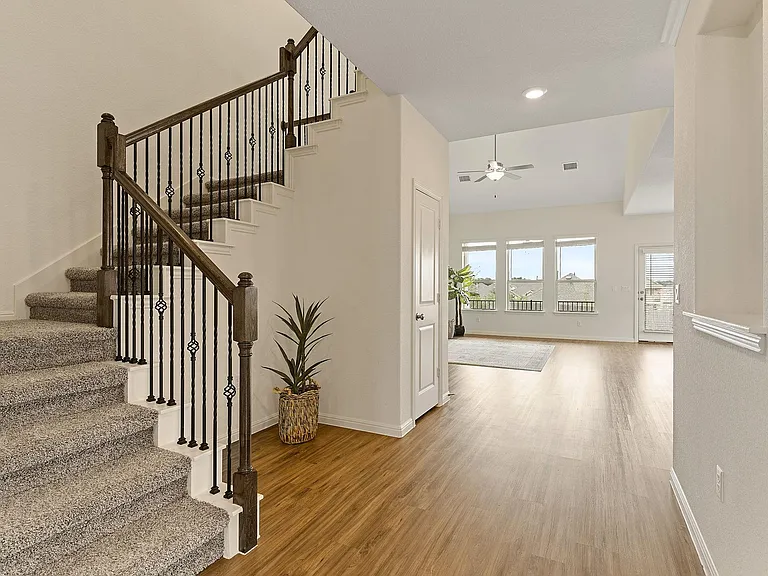 607 Allende Bnd — Photo 26