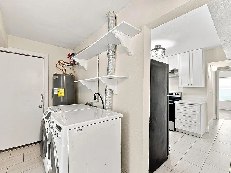 1012 W Hart Ave — Photo 11