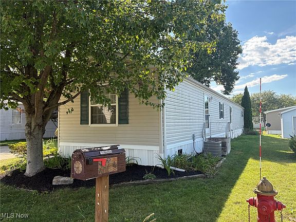 3rd image of 2656 Lake Breeze Dr