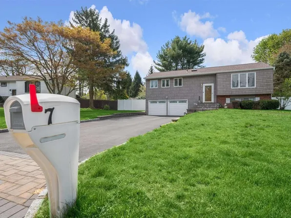 7 Newbrook Lane, East Northport, NY 11731