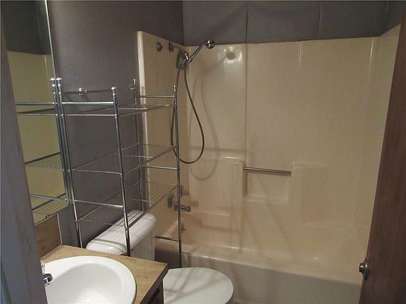 3rd image of 131 Avenue J