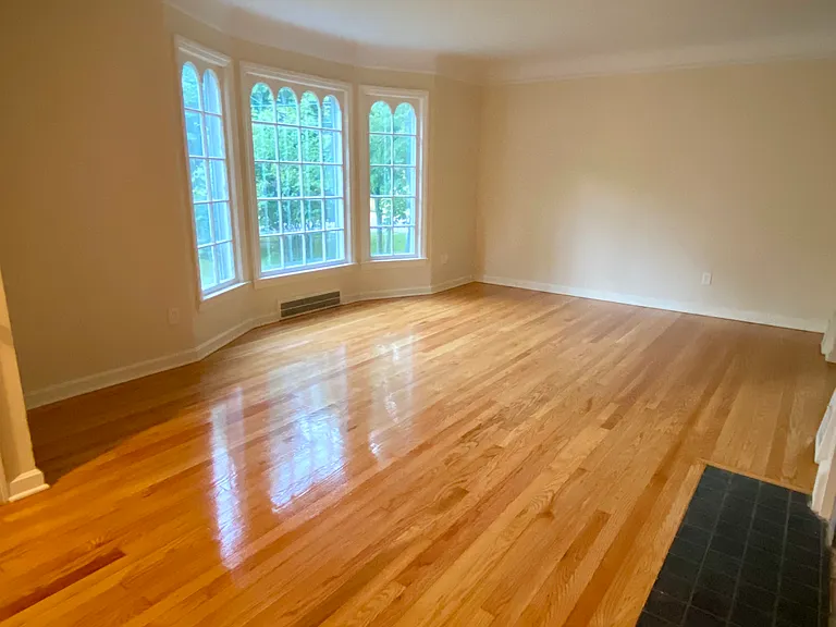 3459 Woodridge Rd — Photo 5