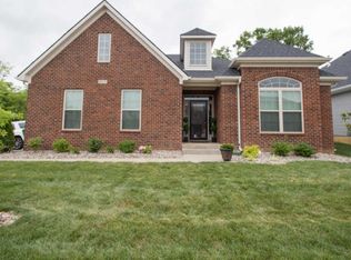 8915 Talon Ridge Dr, Louisville, KY 40229