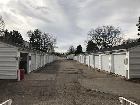 3rd image of 14182 Pennock Ave APT 213