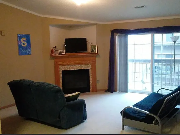 7430 S Louise Ave #301 — Photo 8