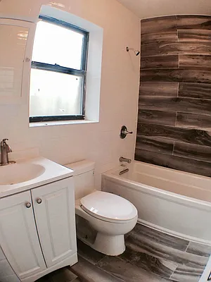 Rented by Lang Realty LLC | media 36