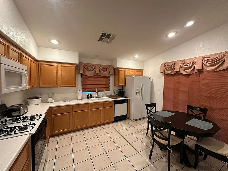 2805 Beacon Rock Dr — Photo 14