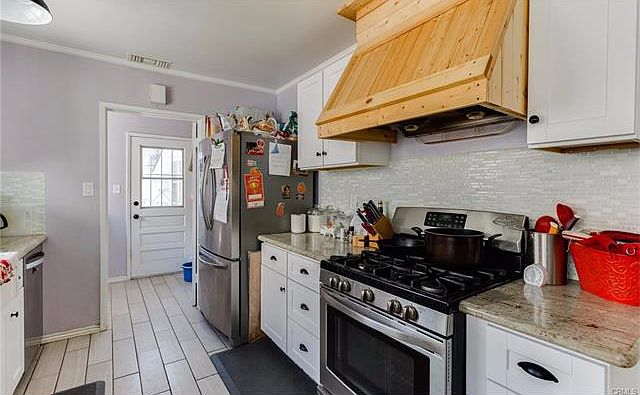 1st image of 3853 Knoxville Ave