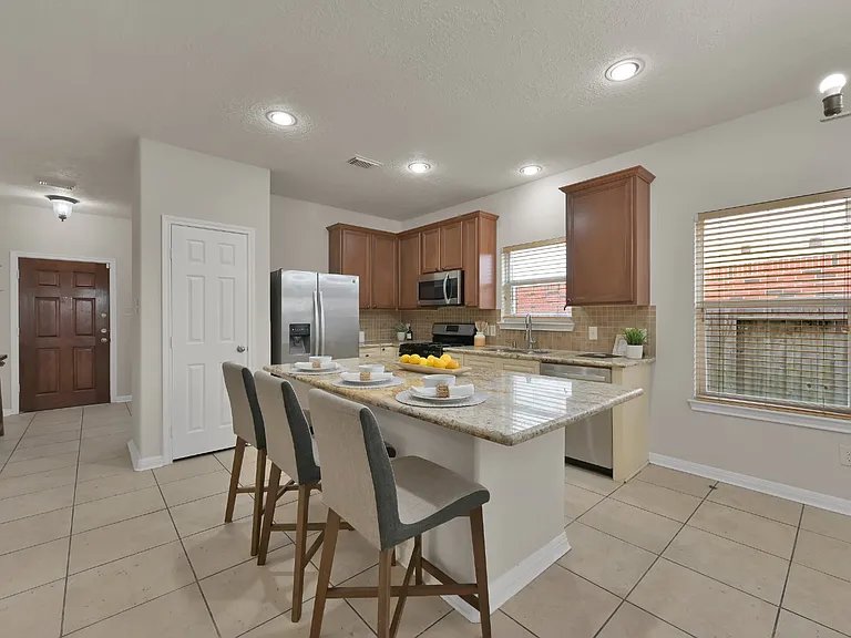 1443 Meadowhigh Ln — Photo 9