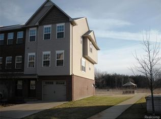 2200 Knotty Pine Trl, Howell, MI