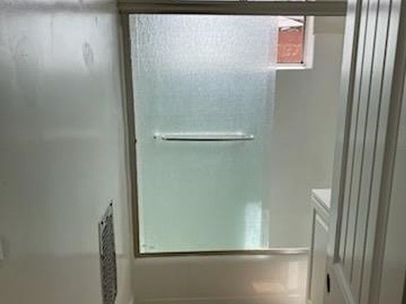 3rd image of 625-39 E 3rd St #631