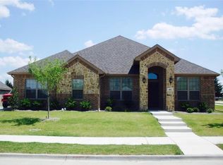 402 Hillstone Dr, Midlothian, TX 76065