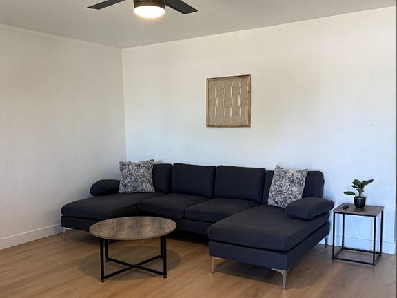 4th image of 513 N 40th Ave APT 7