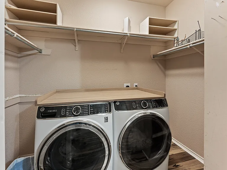 1060L Great Oaks — Photo 32
