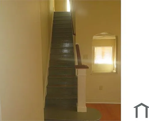 1515 W York St — Photo 11