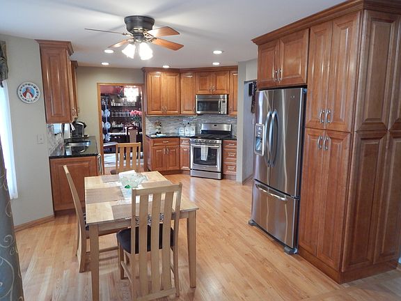 5th image of 9006 Milford Ct