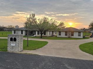 16 Brenda Ln, Round Rock, TX 78665