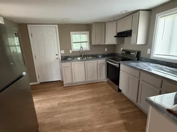 985 Oregon St, North Bend, OR 97459