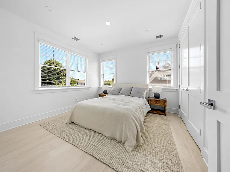 13 Beach Ln — Photo 12