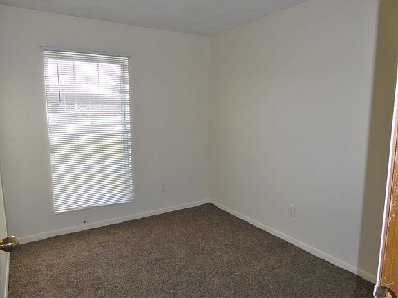 5th image of 202-212 1/2 W Montgomery St #202