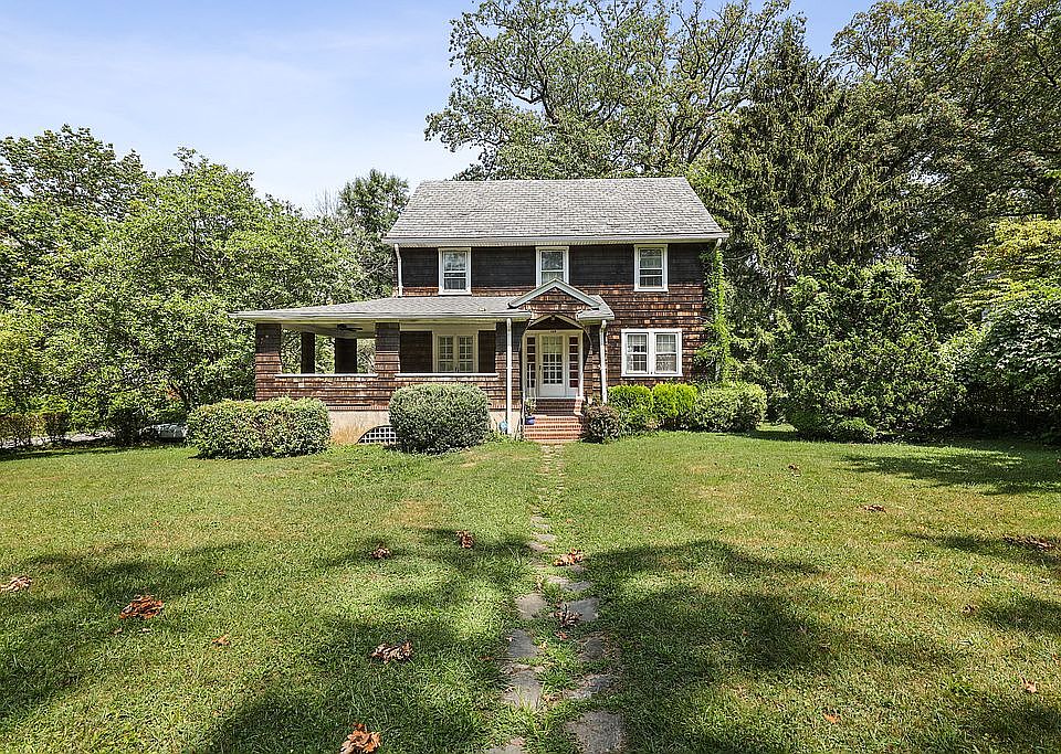 1st image of 129 Arbutus Ave
