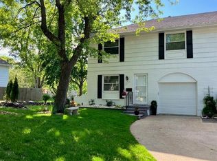7171 NW Chapel Woods Cir, Kansas City, MO 64152