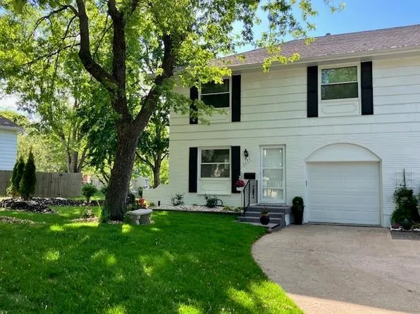 7171 NW Chapel Woods Cir, Kansas City, MO 64152