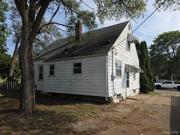 4th image of 317 Buckingham Ave