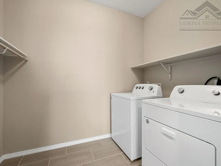 4650 Rail Runner Rd — Photo 10
