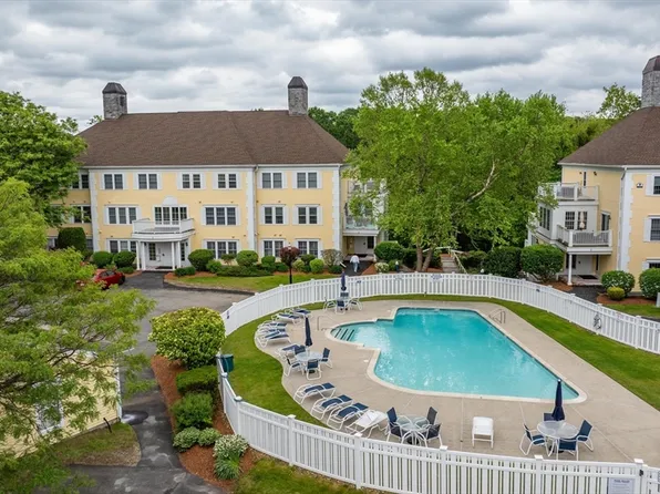 1 Riverview Blvd APT 2-213, Methuen, MA 01844