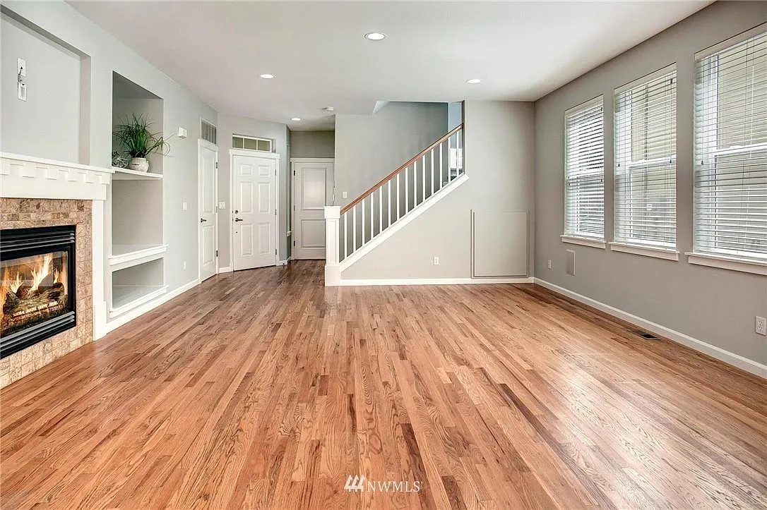3 bed, 1690 sqft, $3,650 — Photo 4