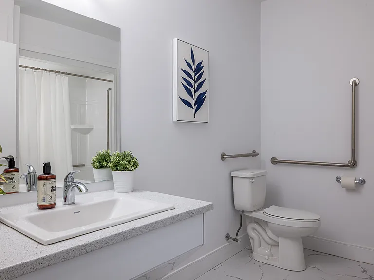 118 Tilbury Ave — Photo 17