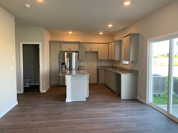 4th image of 9590 Starview Dr