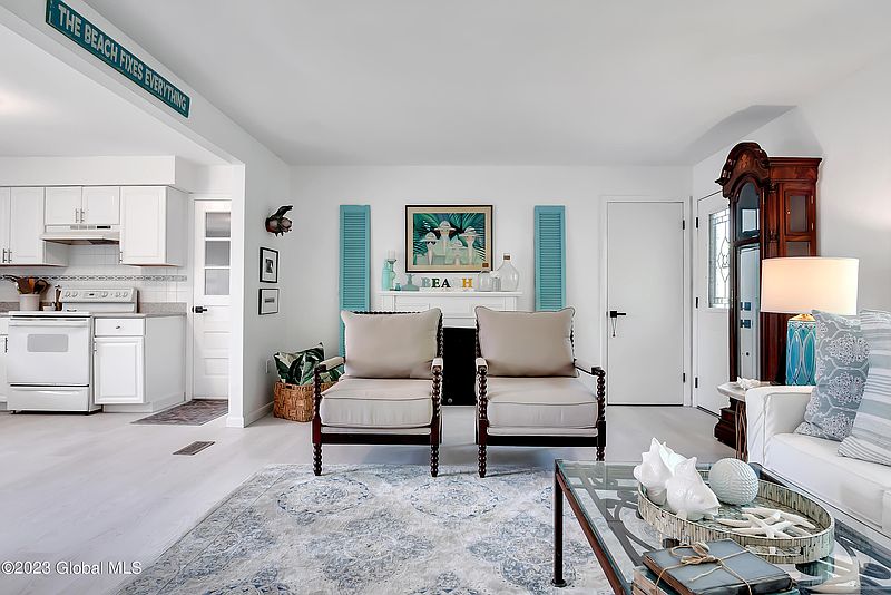 5th image of 292 Menemsha Lane