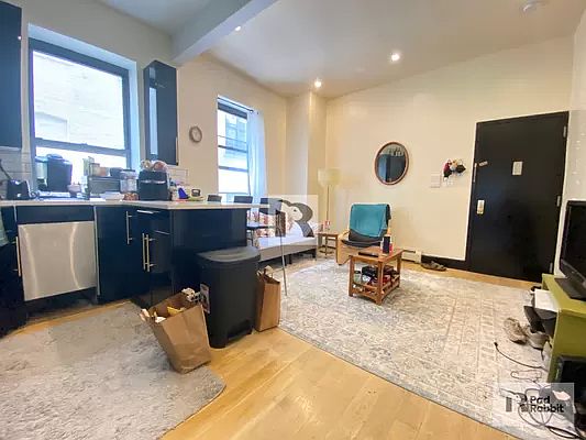 4th image of 44 Mac Donough St #3R