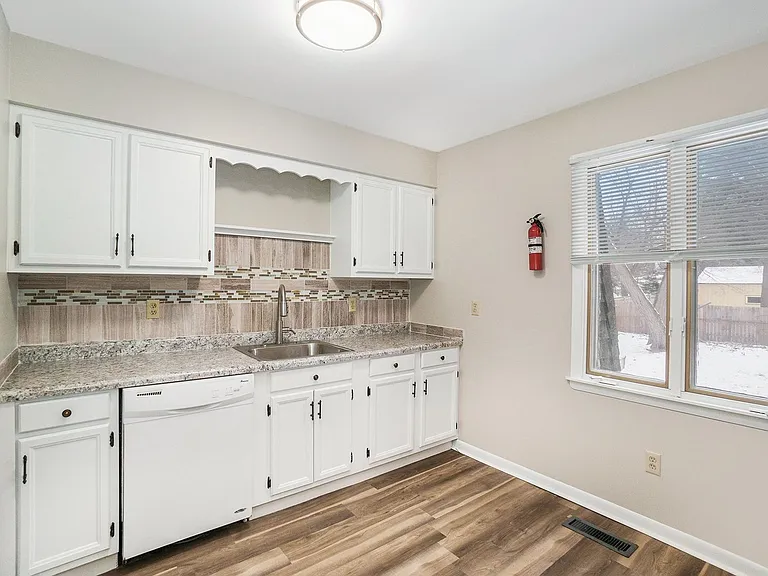6133 King Hwy — Photo 10