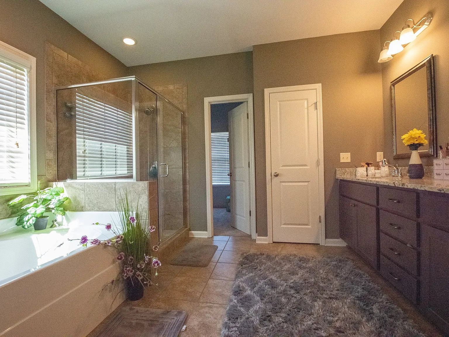 830 W Richland Circle - NA — Photo 2