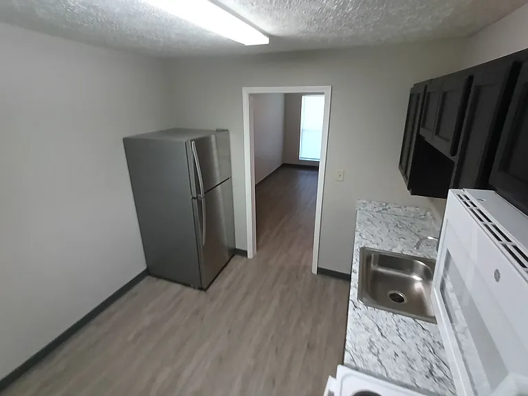 427 Princeton St #8 — Photo 3