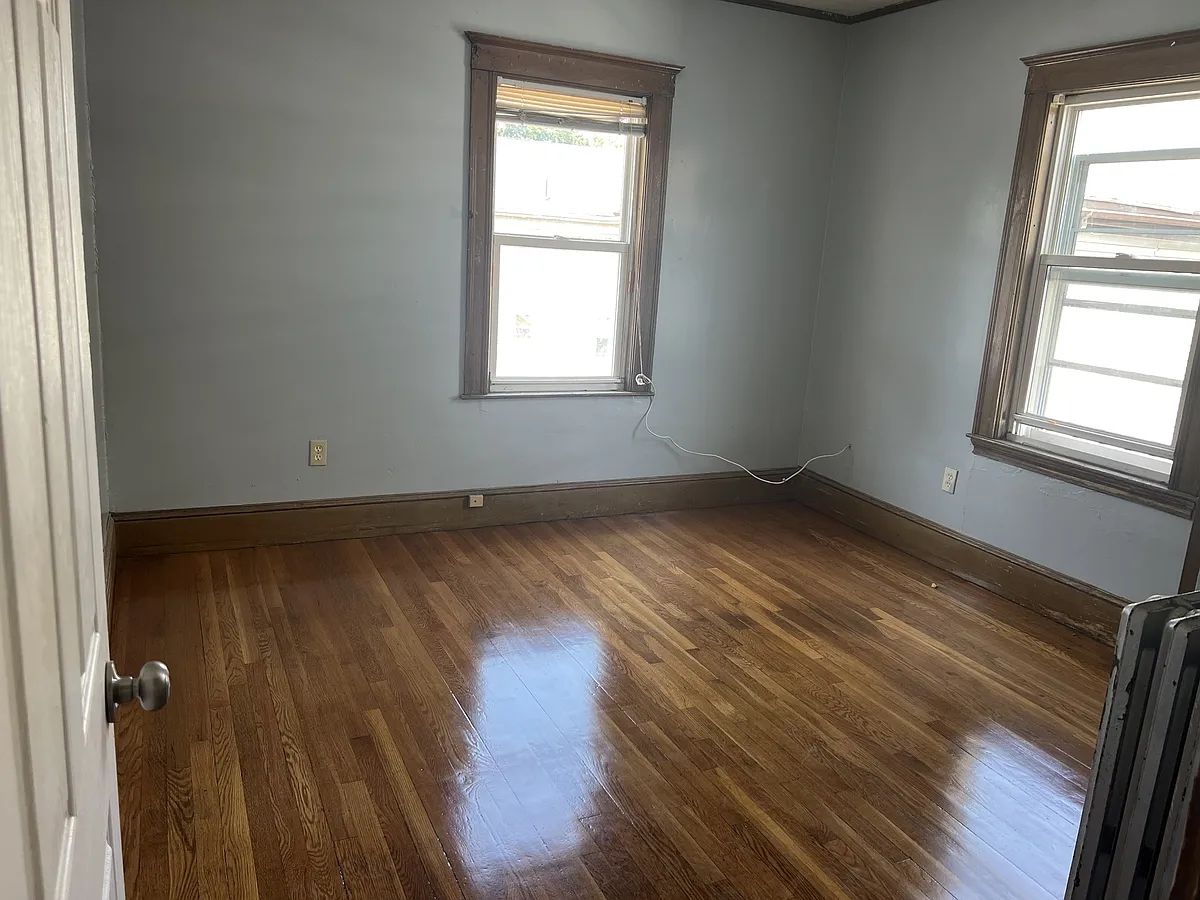 Building Photo - 35 Olney St #3