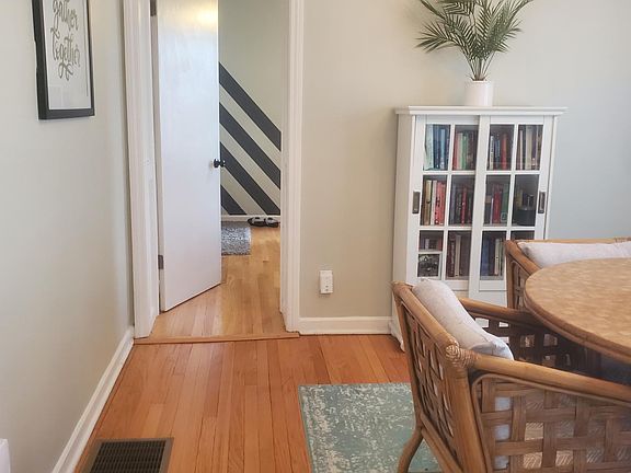 5th image of 5140 N Troy St #1W
