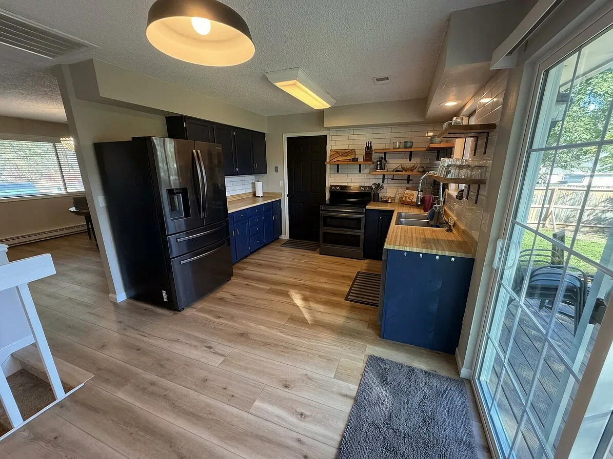4 bed, 2.0 bath, 1534 sqft, $2,425 — Photo 2