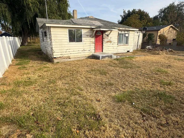 512 N 4th St, Sunnyside, WA 98944