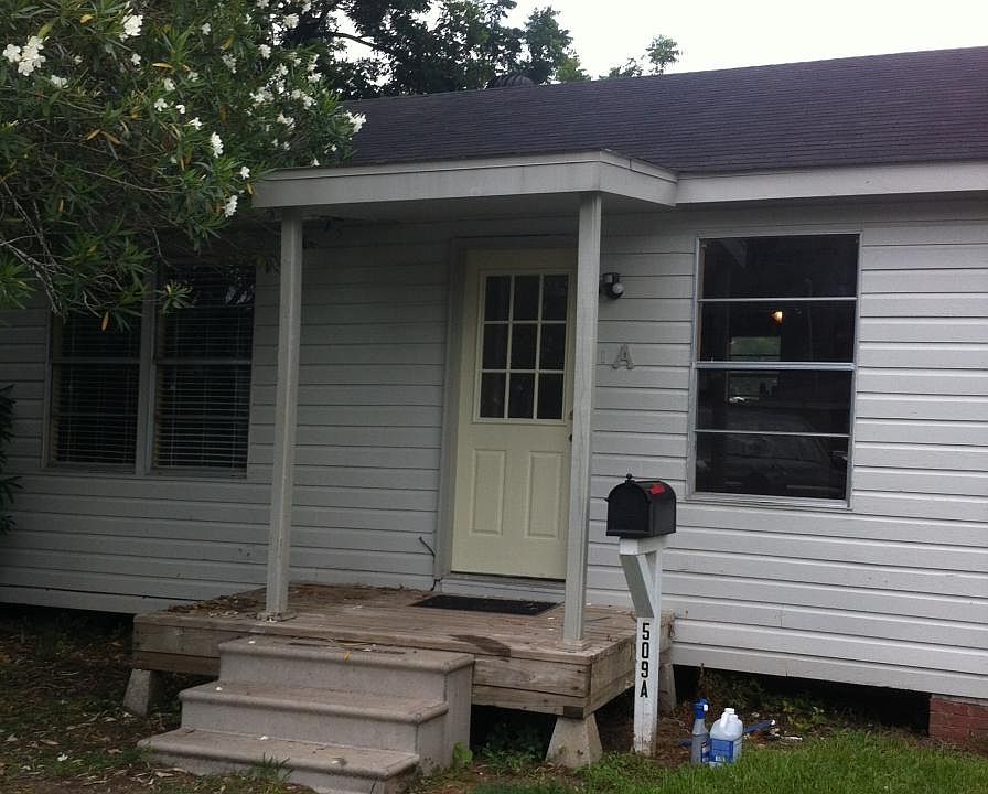 1st image of 509A W School St