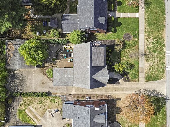 5th image of 2318 Brighton Dr