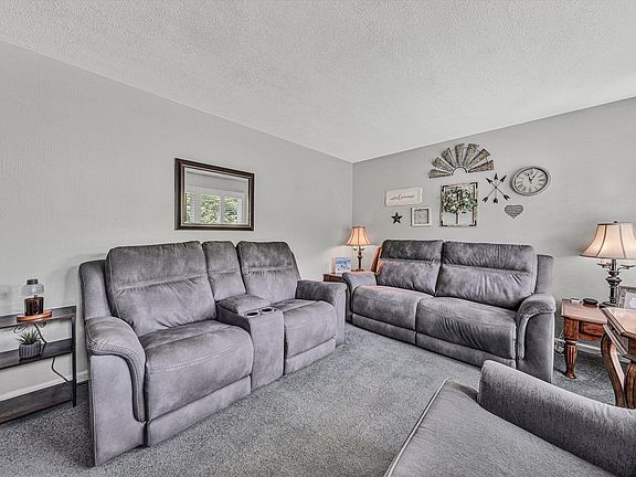 5th image of 3063 Pebble Dr
