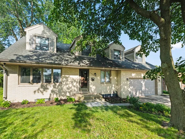 1516 Mayflower Dr, Dekalb, IL 60115