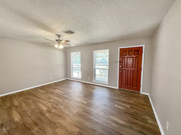 310 Mahota Dr — Photo 6
