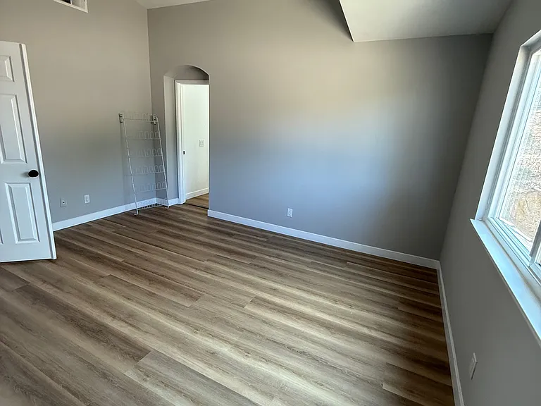 711 Canterbury Cir — Photo 22