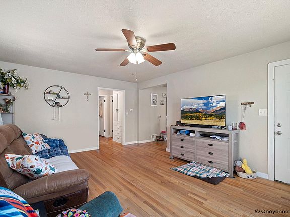 3rd image of 1517 Converse Ave
