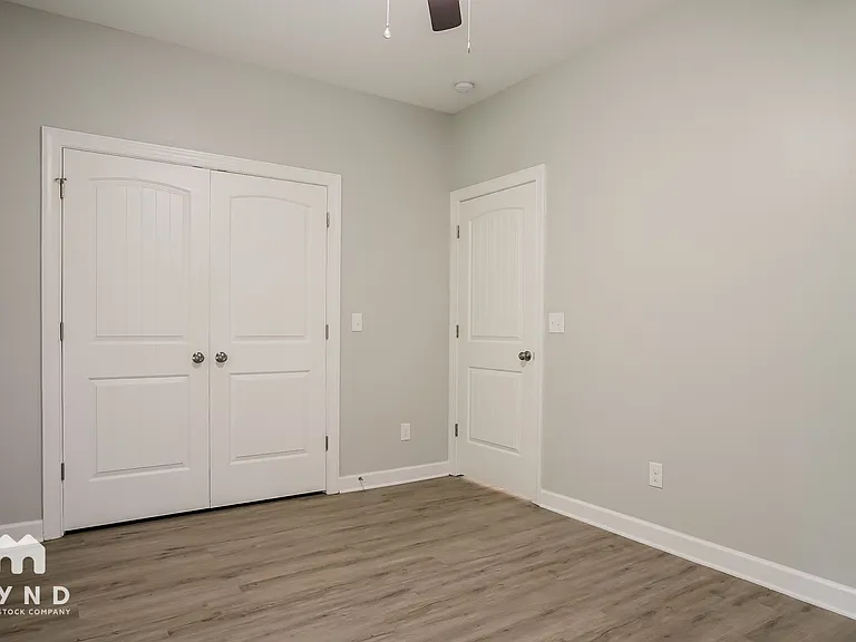 404 Washington St — Photo 15